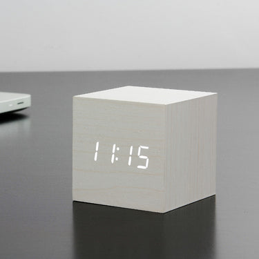 Cube-Click-Clock-Designwecker-White-White-Gingko-01