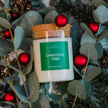 Duftkerze „Christmas Tree“ 160 g von Feu des Fleurs – Produktansicht 2