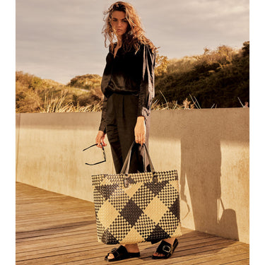 Shopper "Avenue" XL Ecru - Black • Handed By von Handed By – Produktansicht